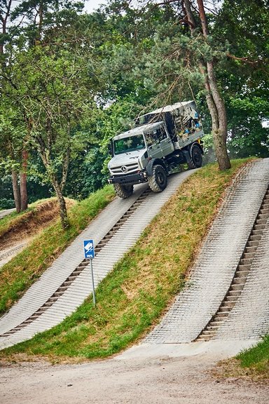 Mercedes-Benz Trucks: Baupower auf jedem Terrain