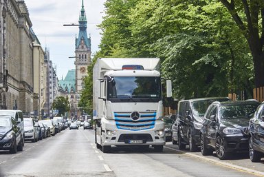 Nagel-Group fährt jetzt in Hamburg elektrisch – gesamte Mercedes-Benz eActros „Innovationsflotte“ im Praxiseinsatz