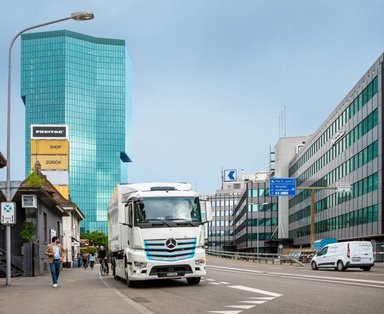 Progress report from Mercedes-Benz Trucks: eActros electric truck successfully tested by customers for over a year