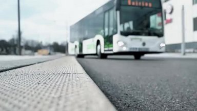 JPG - Daimler Buses mit Abbinder - 1080p