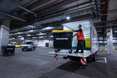 Ready for take off: Flughafen Berlin Brandenburg GmbH setzt auf vollelektrischen eCanter der Daimler Truck Marke FUSO
