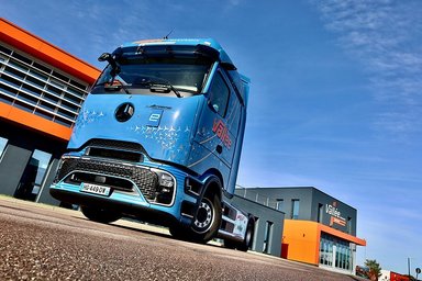 Transports Vallée in France is investing in the future: First Mercedes-Benz eActros 600 and 62 Actros L with ProCabin