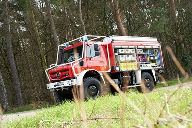 RETTmobil 2025: Mercedes-Benz Special Trucks presents Unimog TLF 3000 and Atego HLF 10