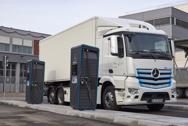 Daimler Trucks: E-Mobility Group starts global initiative for electric-truck charging infrastructure