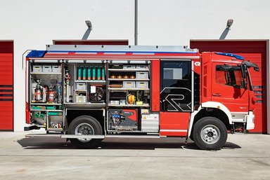 RETTmobil 2025: Mercedes-Benz Special Trucks presents Unimog TLF 3000 and Atego HLF 10