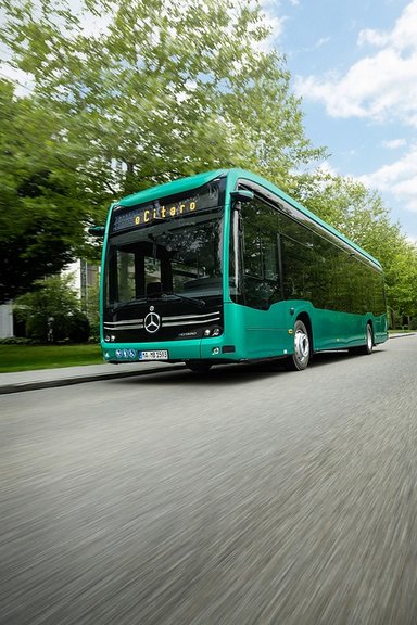 Mercedes-Benz eCitaro mit NMCC4-Batterie