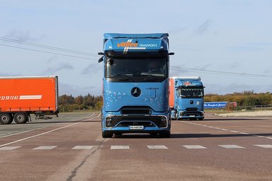 Transports Vallée in France is investing in the future: First Mercedes-Benz eActros 600 and 62 Actros L with ProCabin