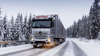 Minusgrade und vereiste Straßen? Durch Schnee und Eis mit dem neuen Actros
