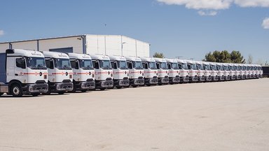 Der spanische Logistiker Baltransa verstärkt seine Flotte mit 25 neuen Mercedes Benz Actros L ProCabin