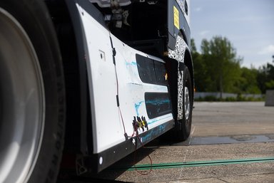 Sicherer unterwegs mit Hochvolt: Hohe passive Sicherheit des Mercedes-Benz eActros 600 in Crash-Tests bestätigt