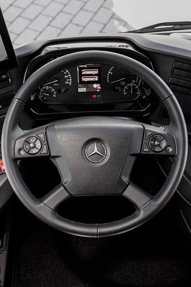 Sicherheit in neuer Dimension: Mercedes-Benz Tourismo Safety Coach 2024
