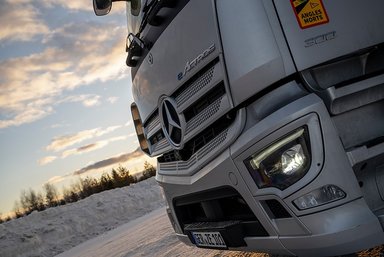 Cold, ice and snow successfully defied:  Mercedes-Benz Trucks tests electric trucks in Finland