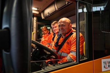 Mornings remain quiet in Karlsruhe – 18 new battery-electric Mercedes-Benz eEconic vehicles for waste disposal