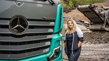 „Mein liebster Arbeitsplatz“ – Luisa Kettling ist begeistert vom Sondermodell Actros Edition 2