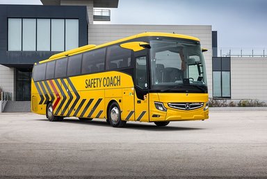 Safety and assistance systems from Daimler Buses once again set the standard – new Mercedes Benz Tourismo Safety Coach