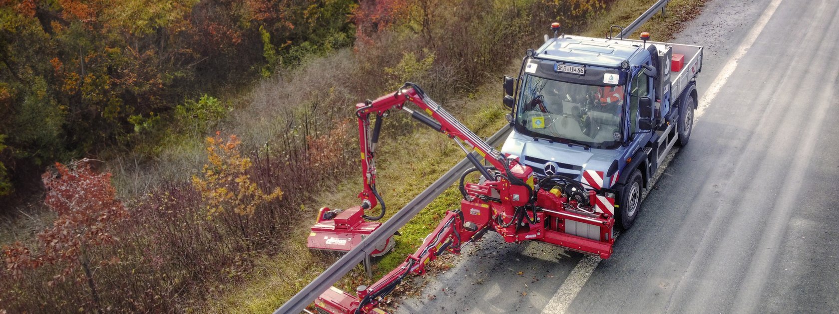Mercedes-Benz Special Trucks is testing a Unimog prototype with hydrogen combustion engine
