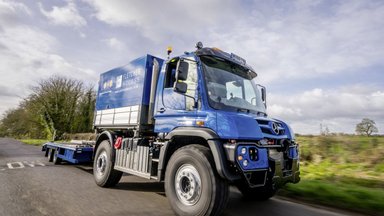 Unimog implement carriers – powerful and flexible in Great Britain too: Three into one: the U 530 lowers business costs