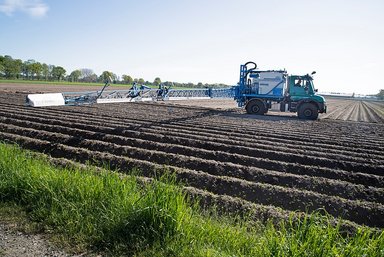 Der Unimog für die moderne Landwirtschaft:  drei Geräteträger auf der Weltleitmesse Agritechnica