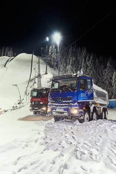 Mercedes-Benz Arocs transports snow for Baithlon Worldcup