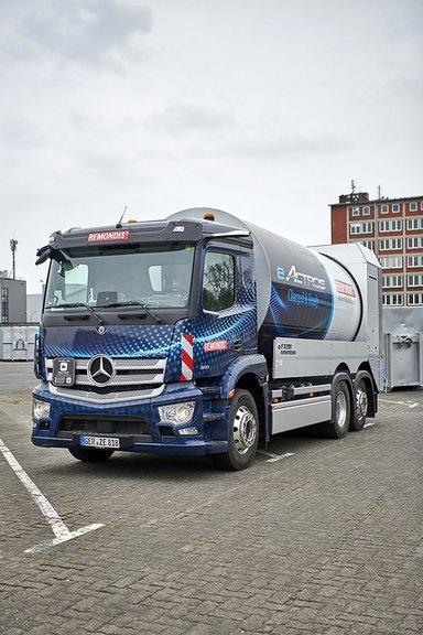 Lokal CO2-neutrale Abfallentsorgung: Mercedes-Benz eActros elektrifiziert REMONDIS in Köln