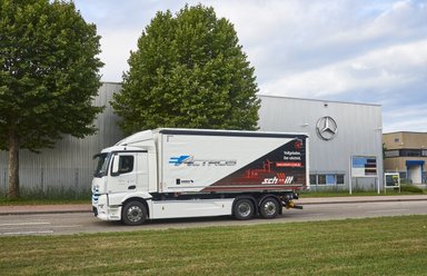 Fully electric heavy-duty distribution truck on the road near Rastatt: Mercedes-Benz eActros in practical testing at Logistik Schmitt