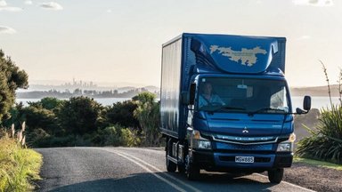 Elektrisch auf fünf Kontinenten: FUSO eCanter demonstriert Zukunft des urbanen Lieferverkehrs