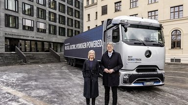 Hauptstadtbesuch: Daimler Truck präsentiert neuen Brennstoffzellen-Lkw und betont Zusammenarbeit zwischen Politik und Industrie bei Dekarbonisierung
