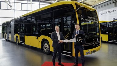 Daimler Buses hands over eCitaro to Dresdner Verkehrsbetriebe: #wirbewegendresden – now for the 250th time