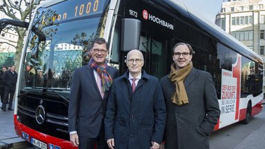 Mercedes-Benz eCitaro: Frischer Wind in Hamburg: Mercedes-Benz liefert den ersten vollelektrischen Stadtbus eCitaro an Hamburger Hochbahn AG