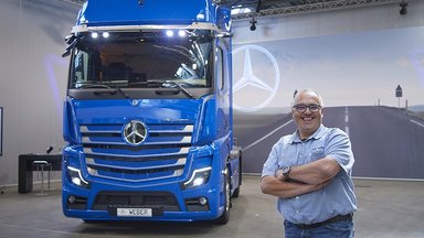 Oliver Ochs holt sein Sondermodell Mercedes-Benz Actros L Driver Extent+ ab