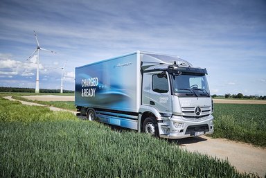 Mercedes-Benz Trucks continues to drive electrification forward - eActros LongHaul to hit the road in 2022