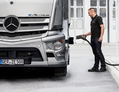 Daimler Truck plant größtes halböffentliches Lade-Netzwerk Europas aufzubauen