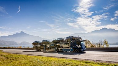 Effizient unterwegs, flexibel im Aufbau: neuer Actros erstmals als offener Autotransporter