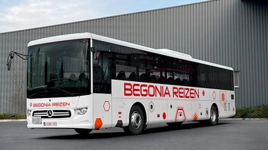 Begonia Reizen setzt erstmals Mercedes-Benz Intouro M mit Stehplätzen ein