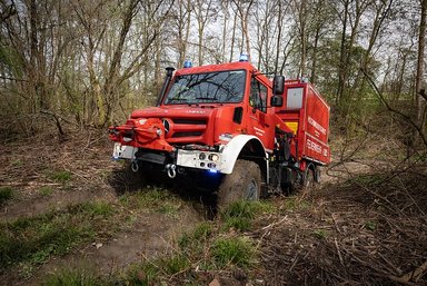 Mercedes-Benz Special Trucks presents a extreme off-road Unimog fire-fighting vehicle at the RETTmobil