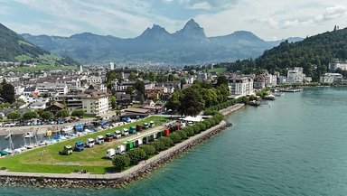Ceremonial handover of the first twenty eActros 600 trucks to Swiss customers