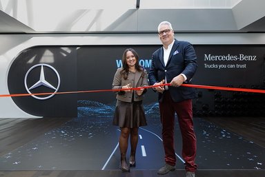 Mercedes-Benz Trucks eröffnet neues Customer Experience Center – Fokus auf Kundenorientierung und Markenwerte