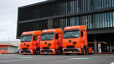 Elektrisch in die Zukunft: Gebrüder Weiss setzt mit 14 eActros 600 neue Maßstäbe im Schwerlastverkehr