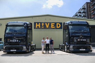 Full charge for the future: the first eActros 600 on the road in Europe’s fleets