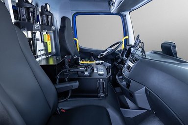 75th Atego on its 75th birthday: Germany-wide handover of equipment trucks to THW in full gear