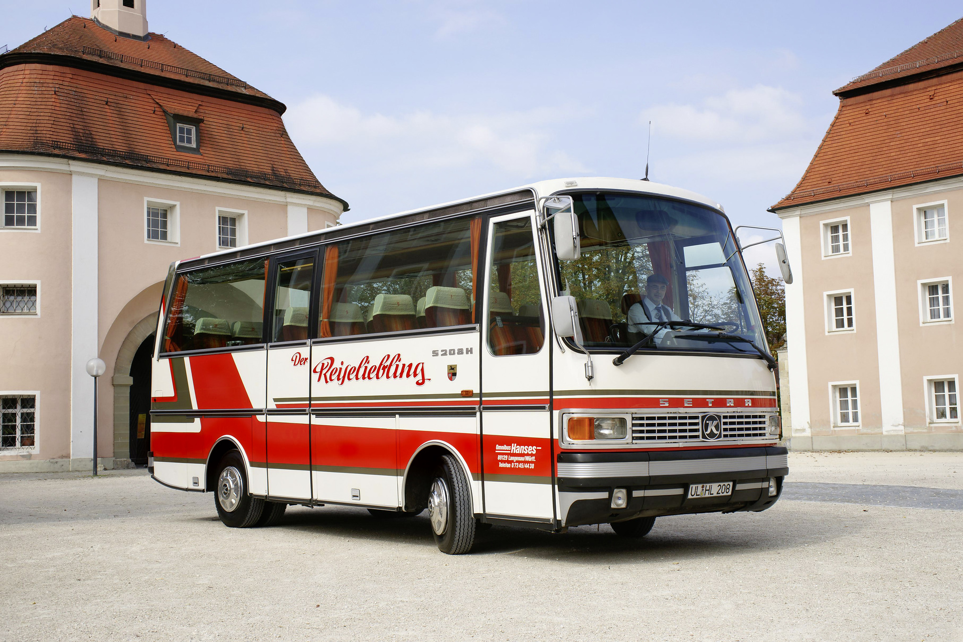 Ein Setra S 208 H aus dem Baujahr 1979 des Omnibusbetriebes Peter Hanses.
