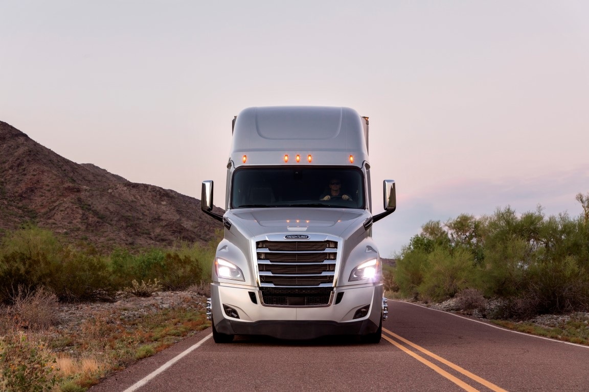 New Freightliner Cascadia wins prestigious design award New Freightliner Cascadia wins prestigious design award