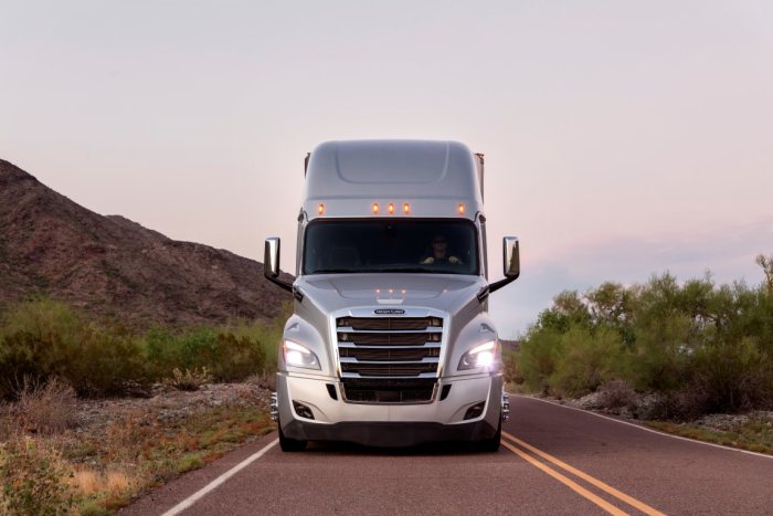 New Freightliner Cascadia wins prestigious design award