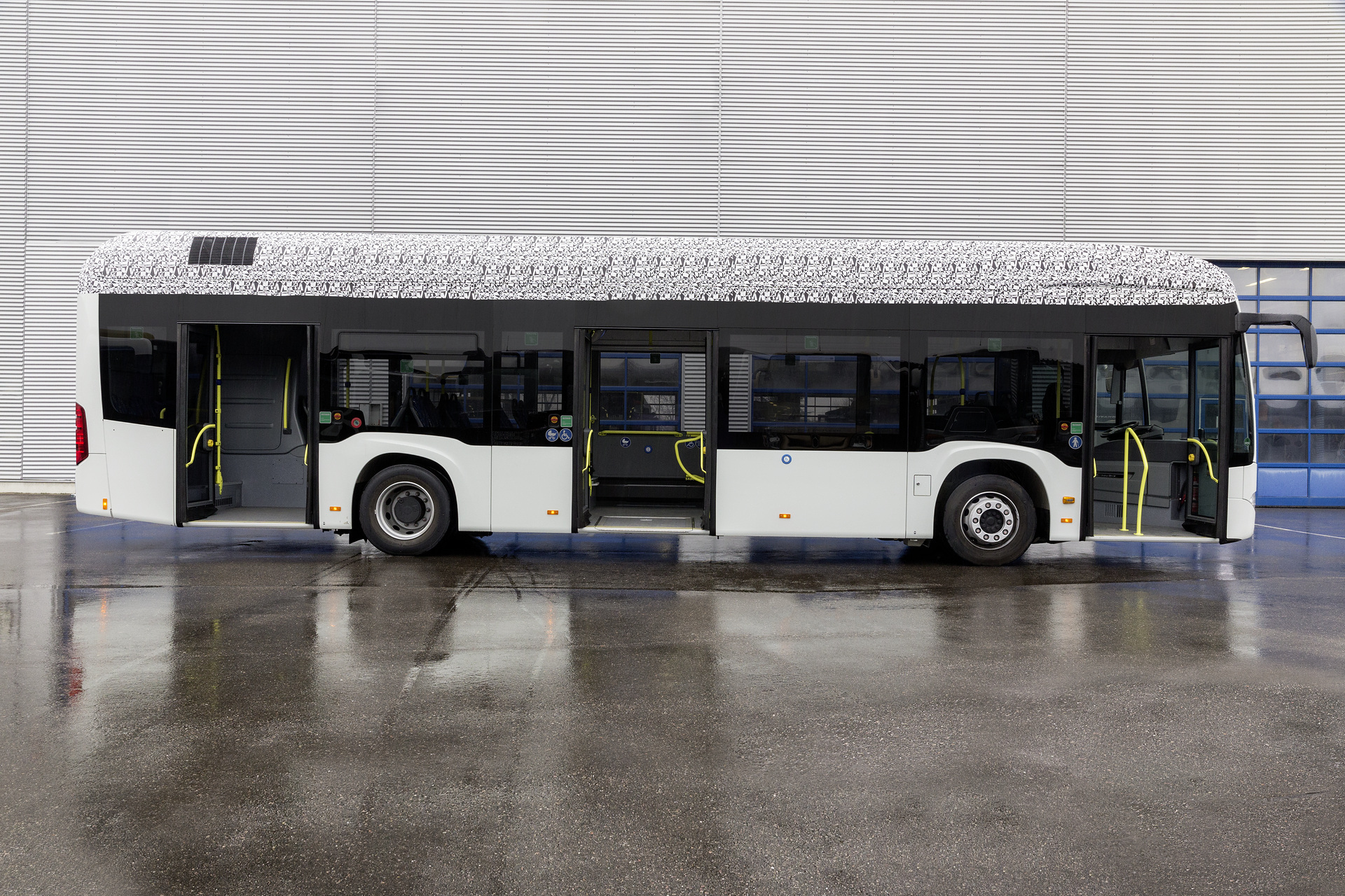 Mercedes-Benz Citaro mit vollelektrischem Antrieb, Exterieur, 2 x elektrischer Radnabenmotor, 2 x 125 kW, 2 x 485 Nm Mercedes-Benz Citaro mit vollelektrischem Antrieb