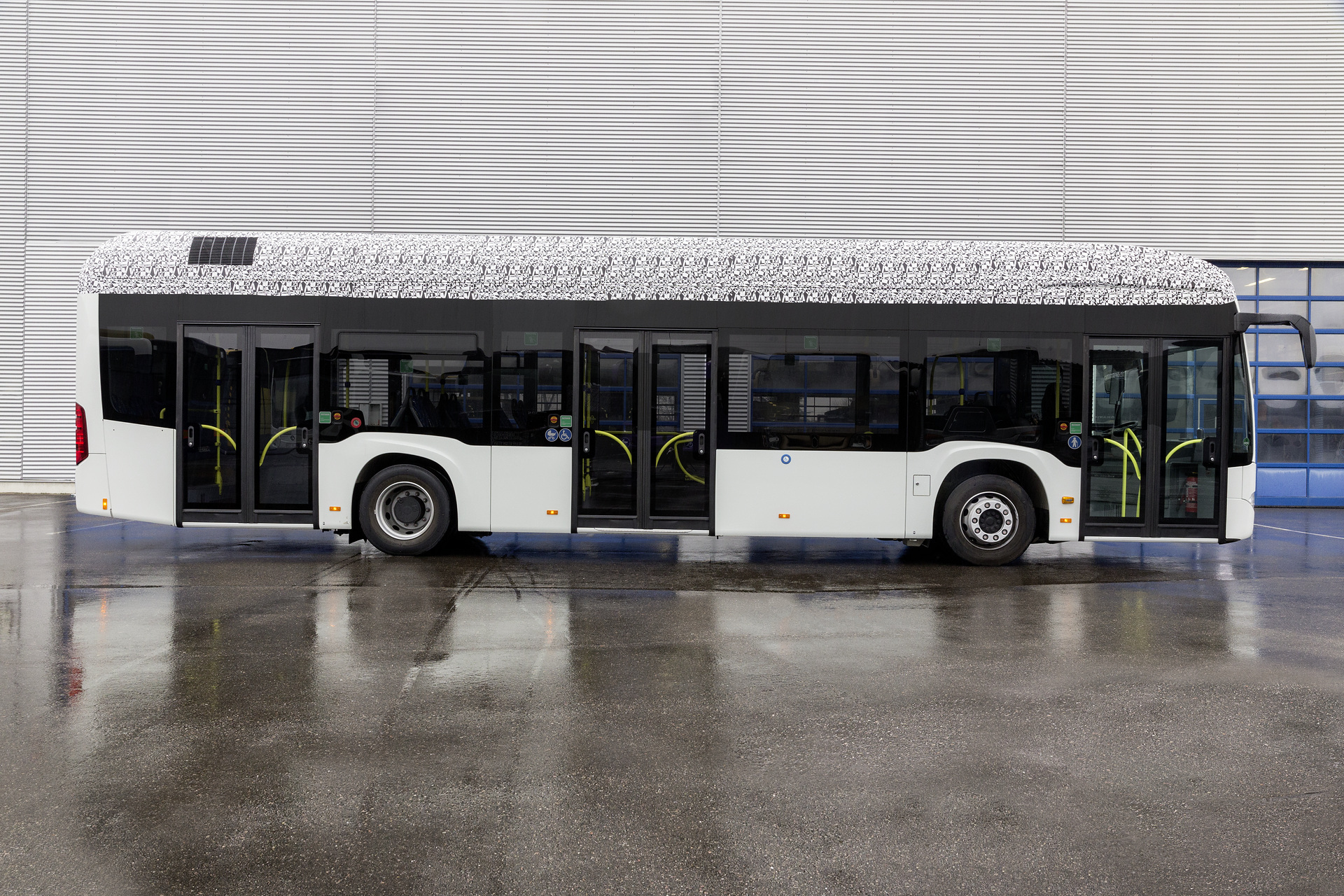Mercedes-Benz Citaro mit vollelektrischem Antrieb, Exterieur, 2 x elektrischer Radnabenmotor, 2 x 125 kW, 2 x 485 Nm Mercedes-Benz Citaro mit vollelektrischem Antrieb