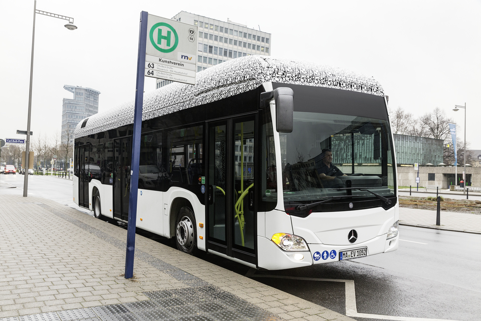 Mercedes-Benz Citaro mit vollelektrischem Antrieb, Exterieur, 2 x elektrischer Radnabenmotor, 2 x 125 kW, 2 x 485 Nm Mercedes-Benz Citaro mit vollelektrischem Antrieb