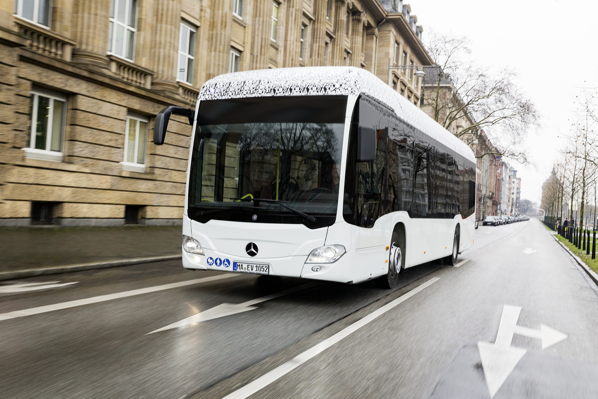 Mercedes-Benz Citaro mit vollelektrischem Antrieb, Exterieur, 2 x elektrischer Radnabenmotor, 2 x 125 kW, 2 x 485 Nm Mercedes-Benz Citaro mit vollelektrischem Antrieb