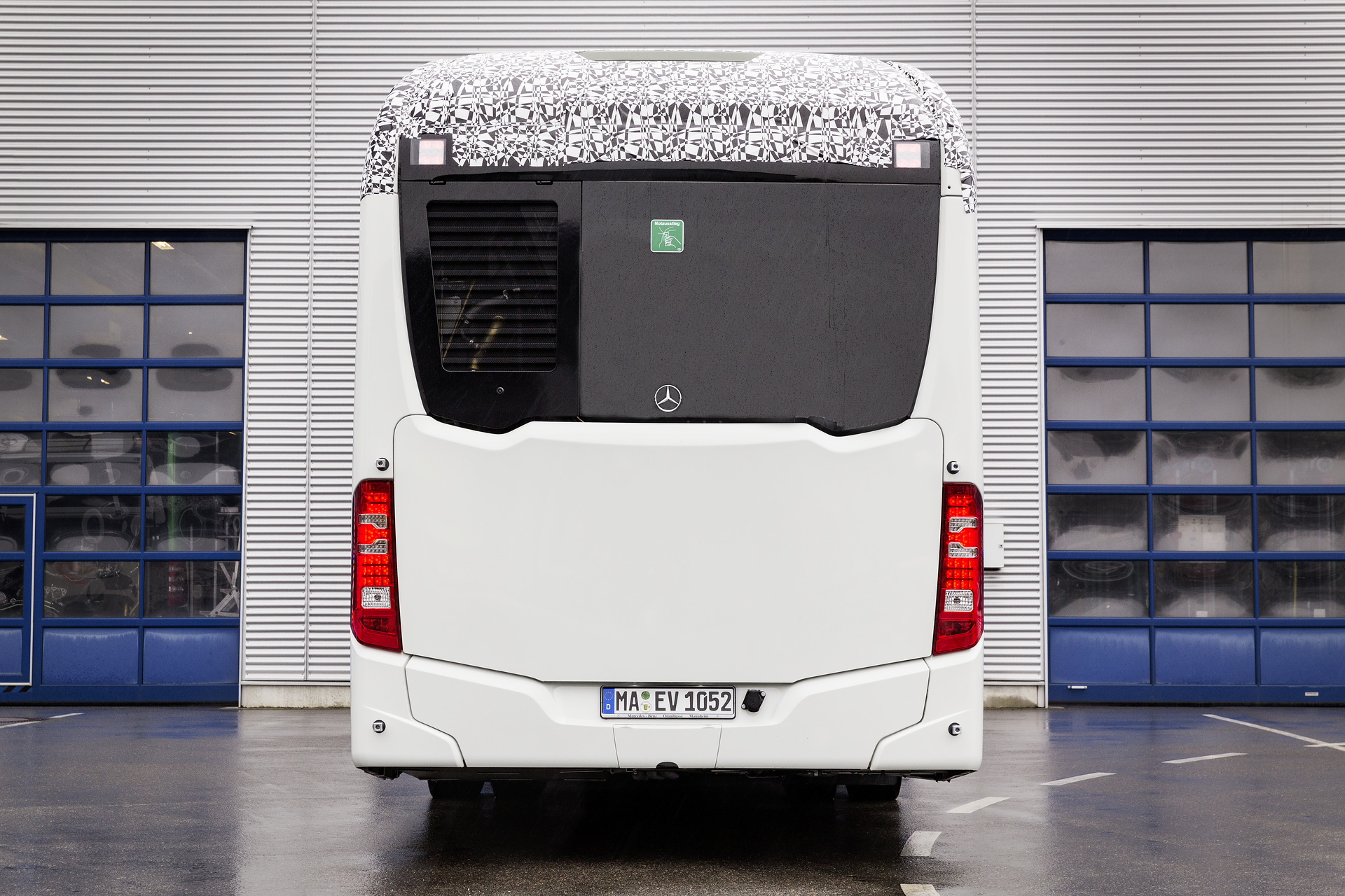 Mercedes-Benz Citaro mit vollelektrischem Antrieb, Exterieur, 2 x elektrischer Radnabenmotor, 2 x 125 kW, 2 x 485 Nm Mercedes-Benz Citaro mit vollelektrischem Antrieb