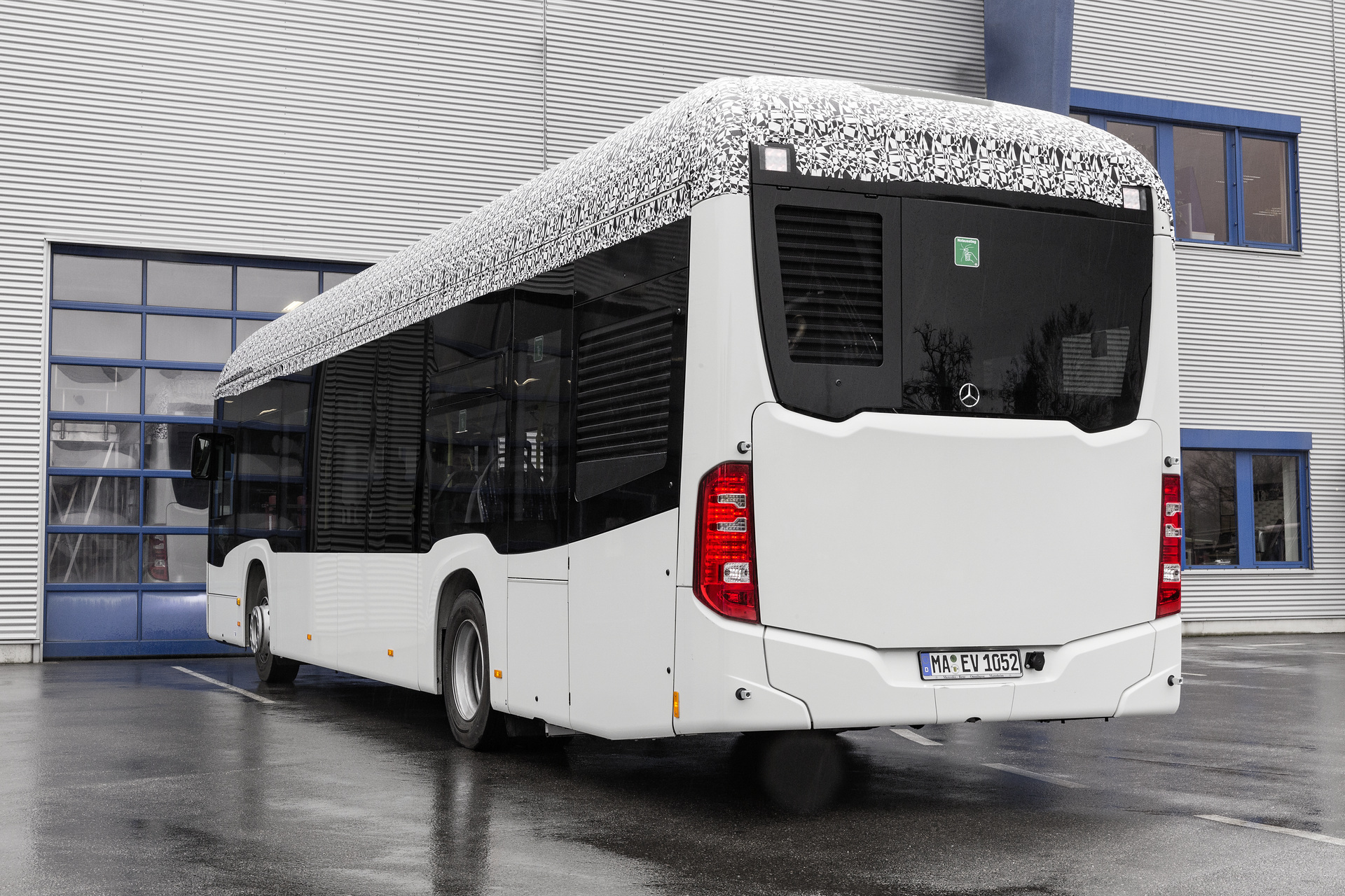 Mercedes-Benz Citaro mit vollelektrischem Antrieb, Exterieur, 2 x elektrischer Radnabenmotor, 2 x 125 kW, 2 x 485 Nm Mercedes-Benz Citaro mit vollelektrischem Antrieb