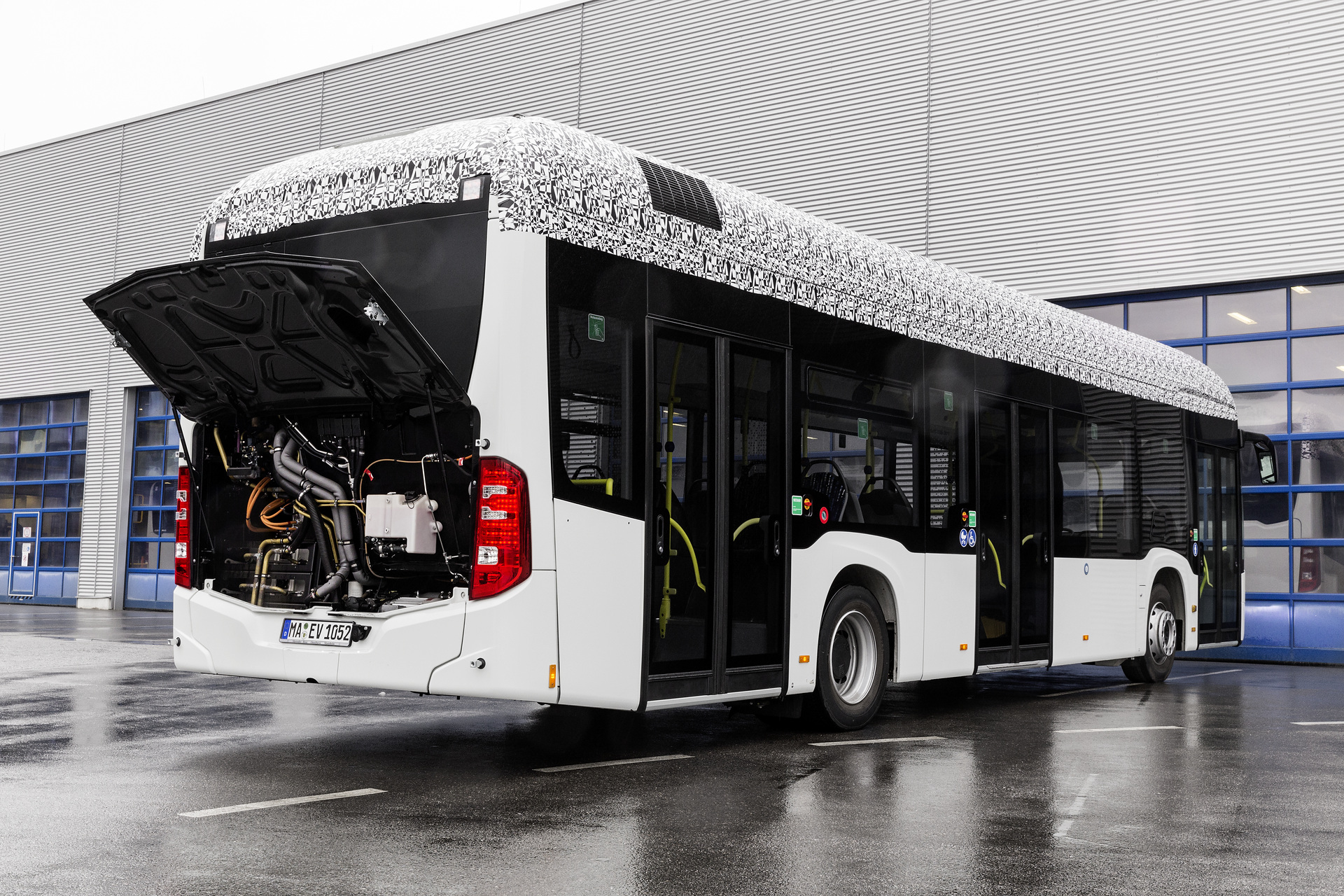 Mercedes-Benz Citaro mit vollelektrischem Antrieb, Exterieur, 2 x elektrischer Radnabenmotor, 2 x 125 kW, 2 x 485 Nm Mercedes-Benz Citaro mit vollelektrischem Antrieb